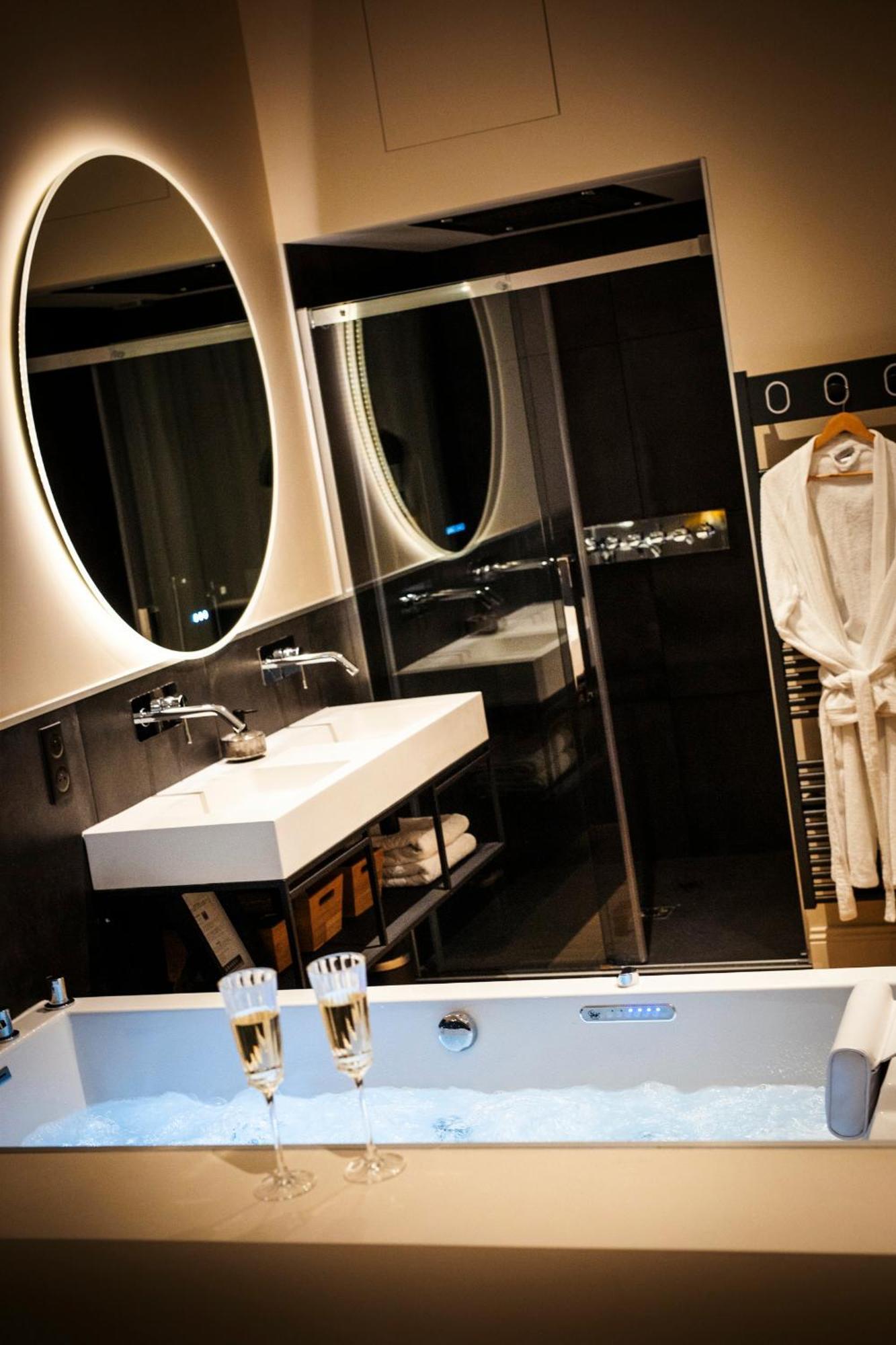 Hedone Suite De Luxe Et Spa Privatif 낭시 외부 사진